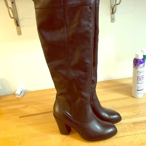 Brand NEW Corso Como leather OTK boot. Size 8.5.